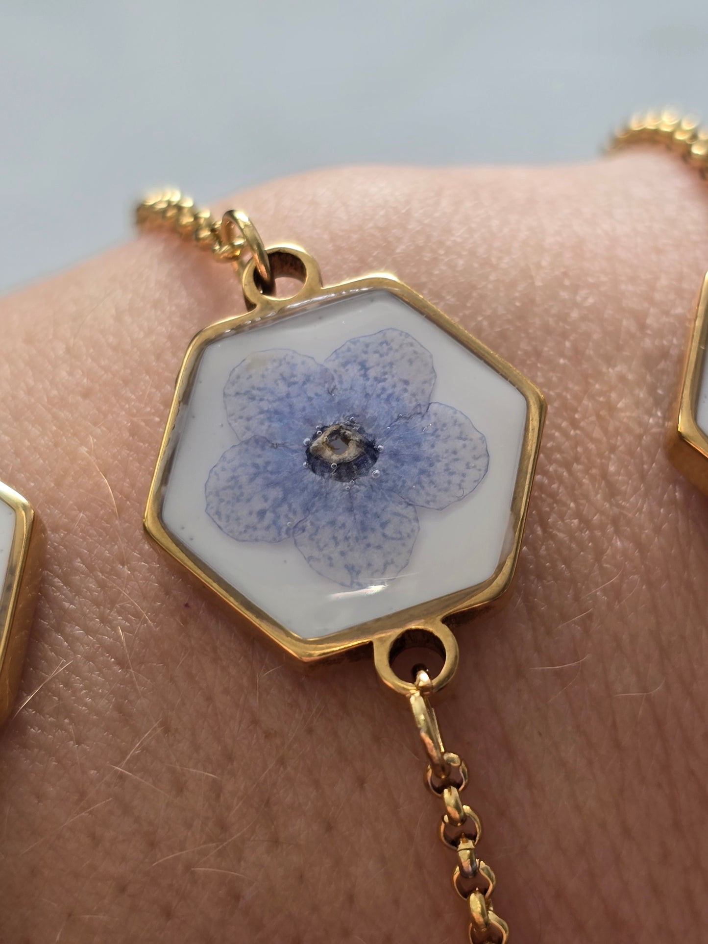 Forget Me Not Resin Bracelet "Gold" - Alfia